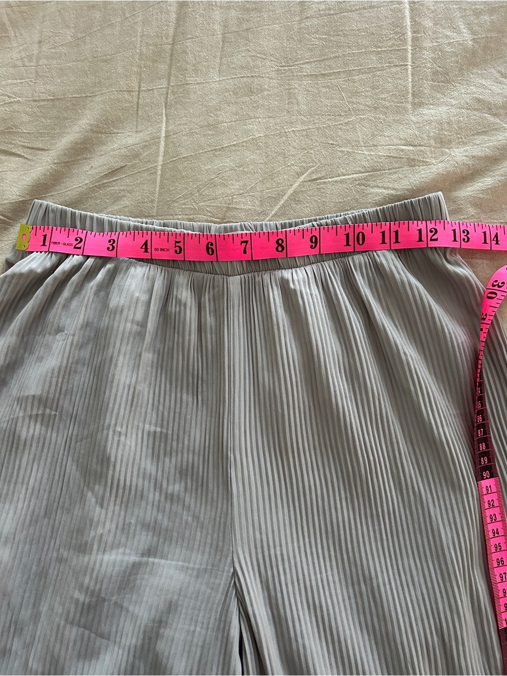 Aritzia Wilfred Chaunce Pleated Wide Leg Cropped Culottes Grey Taupe - Small - Picture 3 of 5